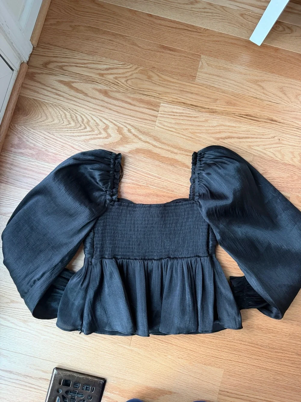 Astr label black